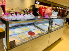 面包甜点陈列柜-哈根达斯(万象城店)