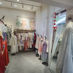 -一揽芳华汉服旗袍体验馆(拙政园店)