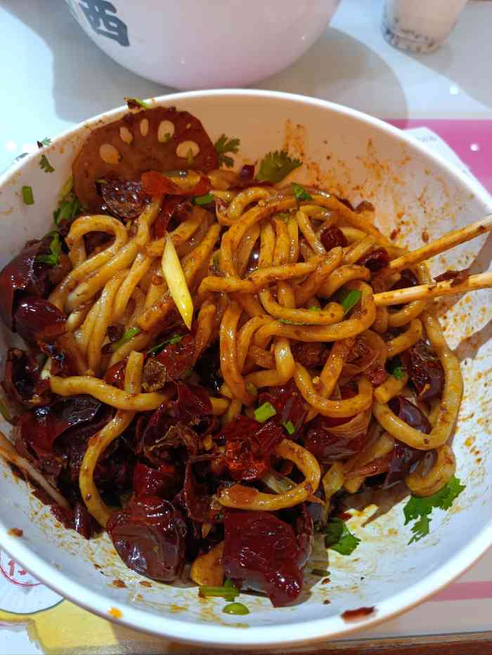 杨小涛跷脚牛肉面(高新万达店)-"早都在抖音刷到这家店啦,一直很期待.