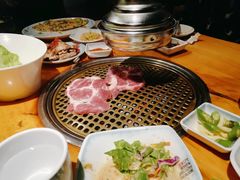 烤肉-唯成•韩国炭火烤肉 유성고기