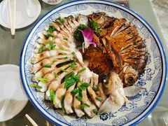 -梓檚中餐厅湖北菜小龙虾武昌鱼排骨藕汤(黄鹤楼店)