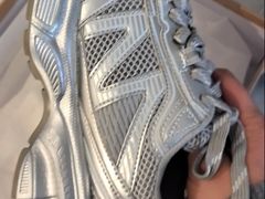 -莱靓奢侈品洗护改衣店(新世界百货崇文店)