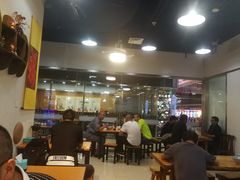 大堂-门框胡同百年卤煮(鸟巢店)