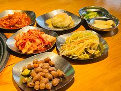 -唯成•韩国炭火烤肉 유성고기