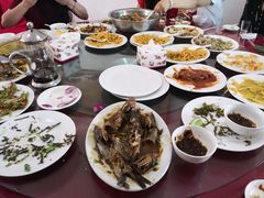 -华龙特色大骨鸡农家菜馆