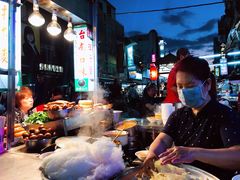 -六合夜市