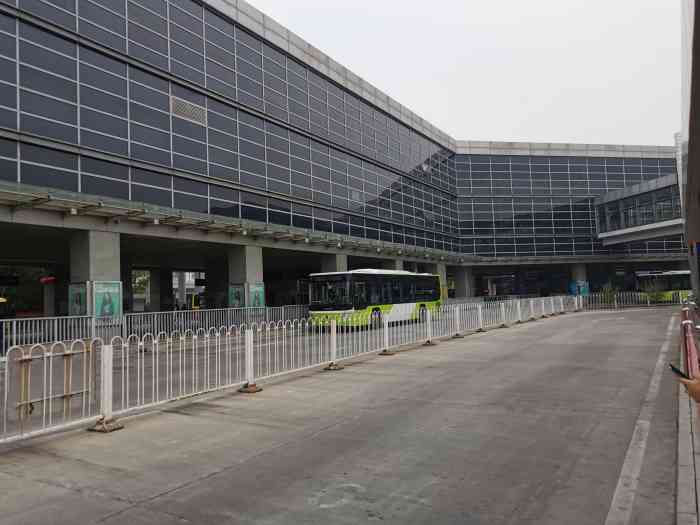 四惠公交枢纽-"四惠枢纽站集公交车站06,长途汽车09.