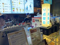 -抱抱地球咖啡馆(国家海洋博物馆店)