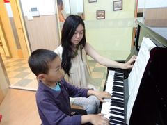 -柏斯音乐艺术中心·钢琴·吉他(上音店)