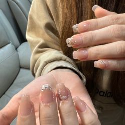 -花系美·美甲美睫精品店