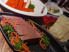 -老牌坊云南鱼豆花火锅(哈西万达店)