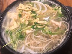 -丽虹云南过桥米线(兴工街店)