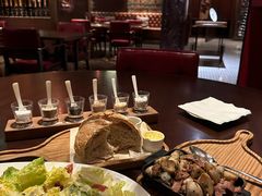 凯撒沙拉-恰餐厅及酒吧 CHAR Bar & Grill (北京丽都皇冠假日店)