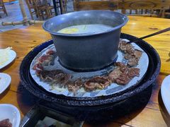 烤肉火锅一体锅-五指山生态小黄牛(皮皮虾海鲜广场店)
