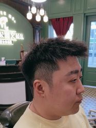 -海文先生国潮烫染男士理发馆