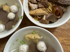 -松树干拌面店