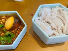 毕节织金荞凉粉-包整·丝娃娃(一览甲秀楼风景店)