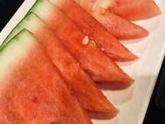 餐前水果拼盘-何师烧烤·香辣蟹·川菜·30年老品牌(太古里旗舰店)