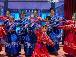 -奈尔宝家庭中心·亲子早教·派对餐厅(北京东坝万达店)