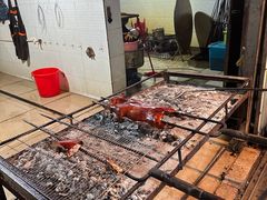 四更烤乳猪-黄记四更烤乳猪店