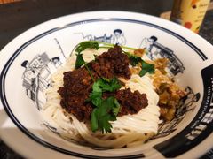 特色秘制拌面-黑白电视长沙小吃(美林M·LIVE天地东座店)