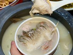 -土砂锅生态山庄·非遗砂锅雅鱼