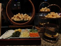 -野山舂·贵州现舂酸汤火锅(鸿通城店)