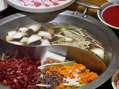 -沸炉重庆老火锅(军事博物馆店)