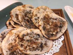梅菜干烧饼-江南韵·无锡太湖文化体验餐厅(凤凰天街店)