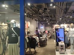 -adidas(滔搏朝阳大悦城店)