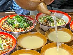 -楚东君•襄阳牛肉面牛杂煲(陆家嘴正大店)