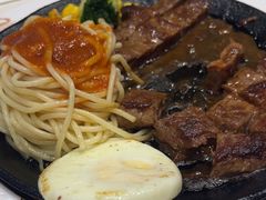 -汤姆家的牛排意面披萨(新城市广场店)
