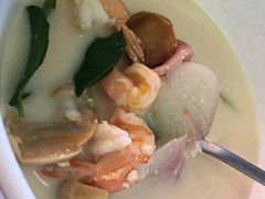 -J Daeng Seafood
