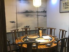 包厢-锅来乐地锅鸡(安亭店)