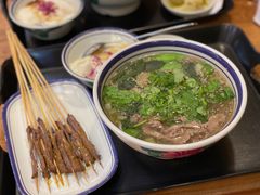 -云阿蛮云南生烫牛肉米线(奉贤路店)