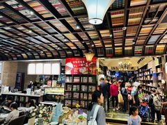 -钟书阁(松江泰晤士小镇店)