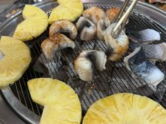 -围炉肉舍•炭烤活鳗•丹东海鲜烤肉(步行街店)