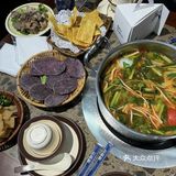 今天火锅吃撑了，超满足🔥🔥😋😋