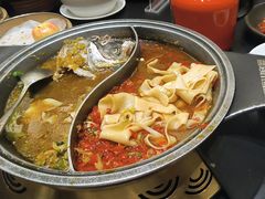 -阿瓦山寨·湘菜现炒·剁椒鱼头王(咸阳总店)