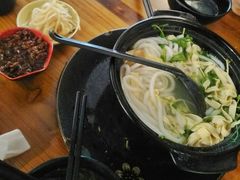 -丽虹云南过桥米线(兴工街店)
