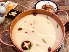 -三人行骨头王火锅(长寿店)