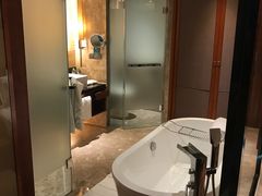 -三亚湾海居铂尔曼度假酒店