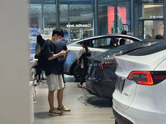 -TESLA 特斯拉(广州天环广场体验店)
