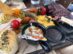 -Mark&Mars Restaurant