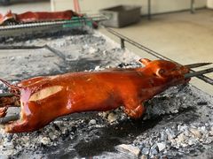 -姐妹四更烤猪店