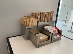 -喜茶(迪士尼小镇·平行宇宙店)
