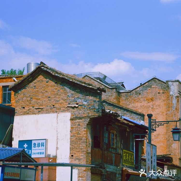 昆明｜老街边的网红建筑，成双对月楼