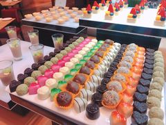 -松山湖凯悦酒店·Café自助餐厅·周末火舞秀表演