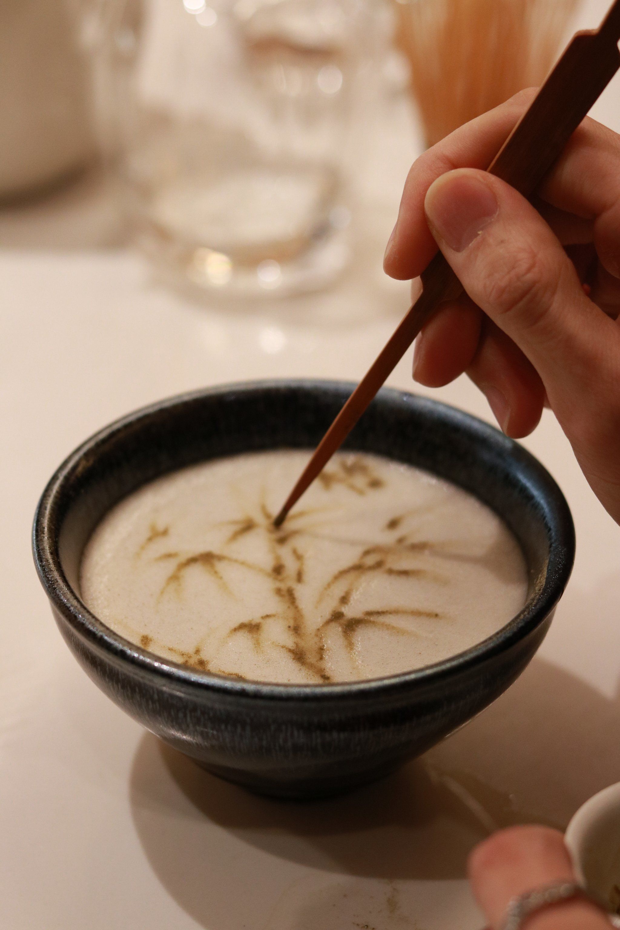 茶上面也能做画?
