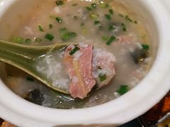 皮蛋瘦肉粥-胡桃里乐队酒馆(鎏嘉码头店)